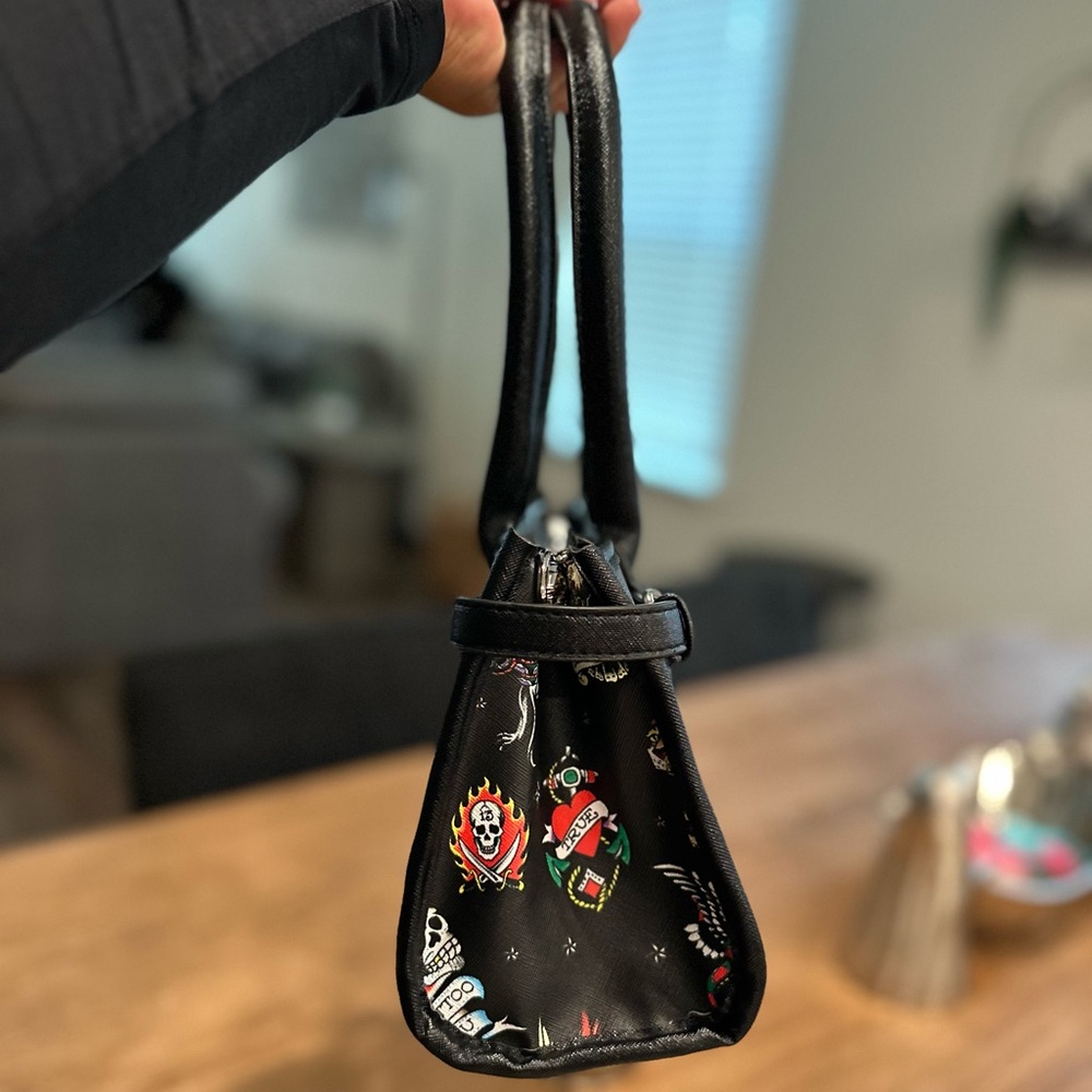 Ed Hardy Black Shoulder/Crossbody Tote Logo Tattoo Love Kills Vegan - Picture 3 of 3